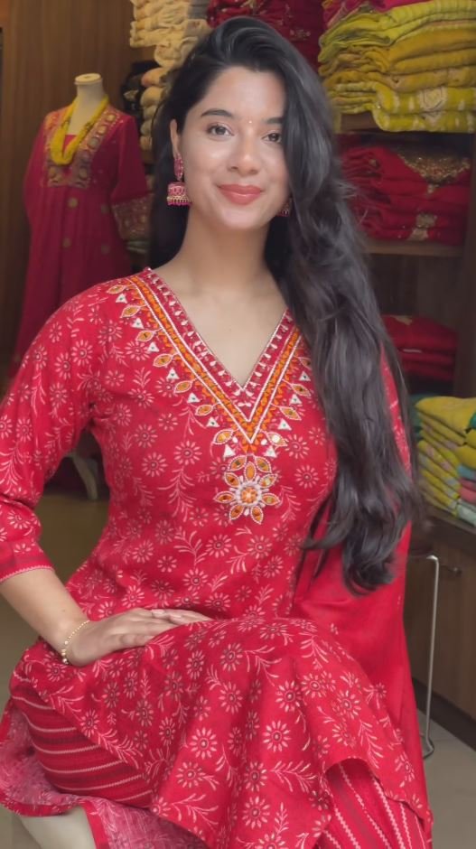 Women Solid Embroidered Pure Cotton Straight Kurta With Duppata - Image 2